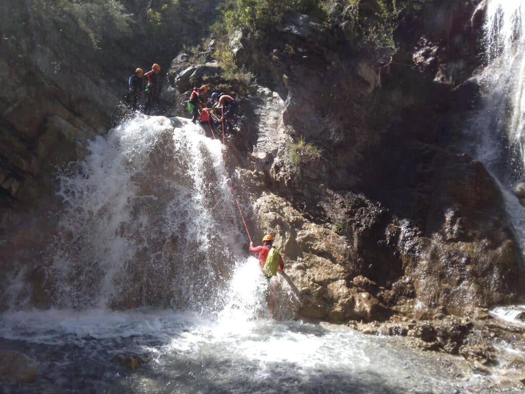 Canyoning cascades de costeplane proche de Serre-Ponçon