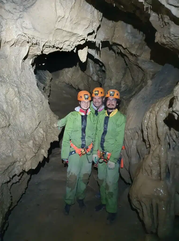 Initiation à la spéléologie à la grotte de la Résurrection dans les gorges d'Agnielles