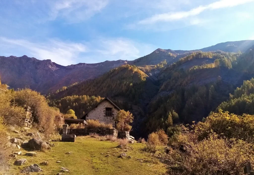 Vue sur le hameau de Méollion