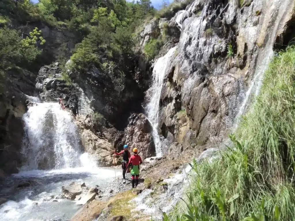 Vue sur les cascades de Tuf de Costeplane