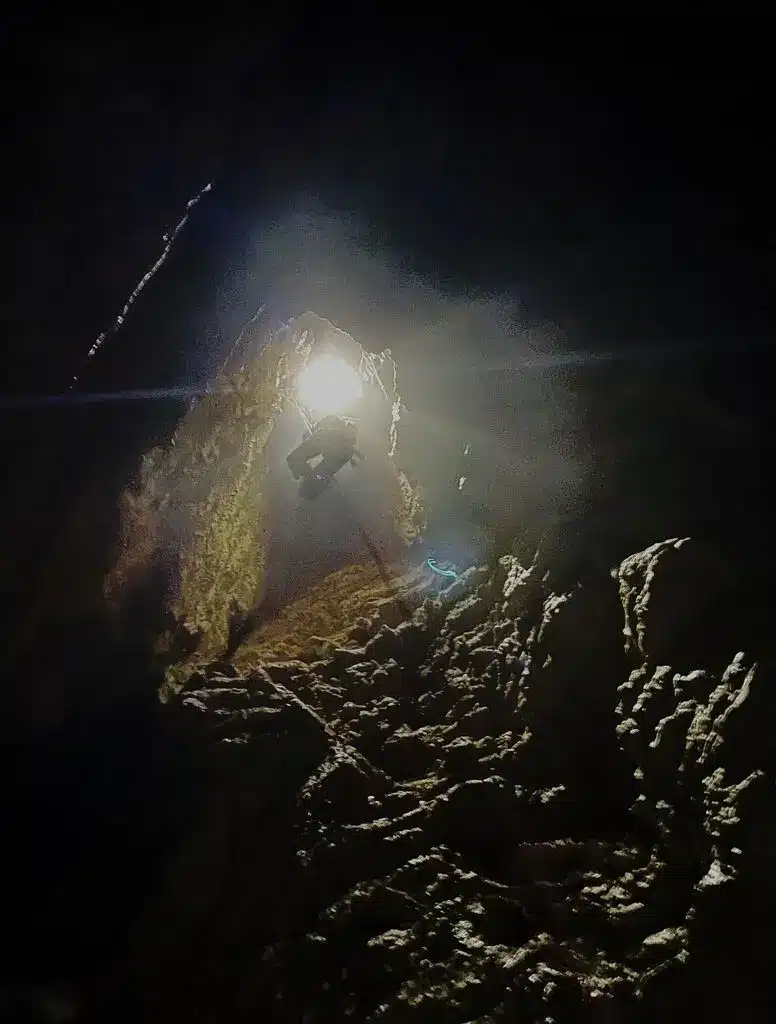 Remontée sur corde pour sortir du Chourum Camarguier