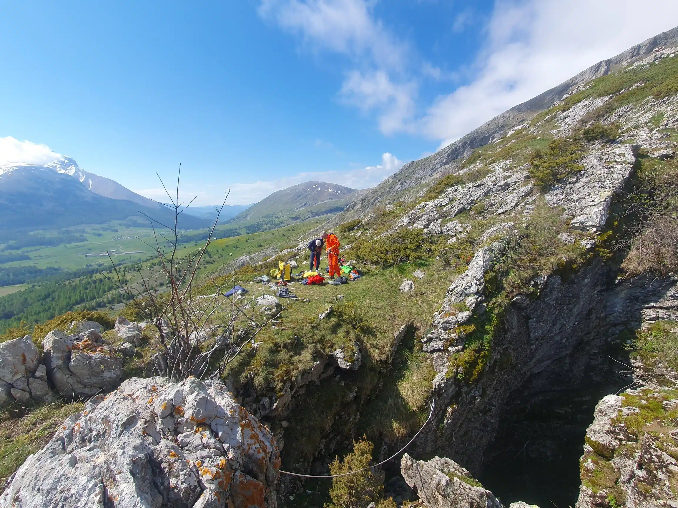 Vue sur l'entrée du chourum Picard 4 dans le Dévoluy