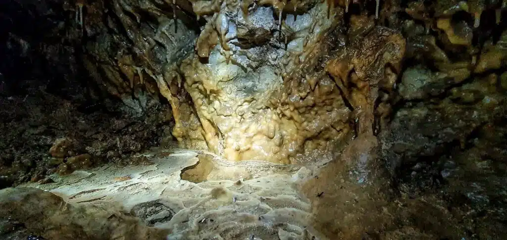 petits gours de calcite